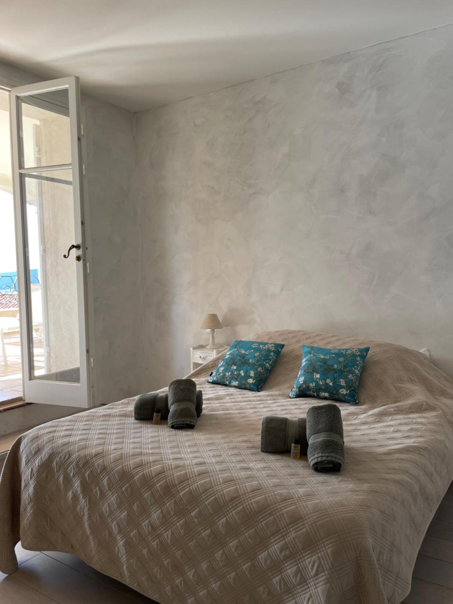 Le Chateau Des Costes Le Castellet (Var) Exterior foto